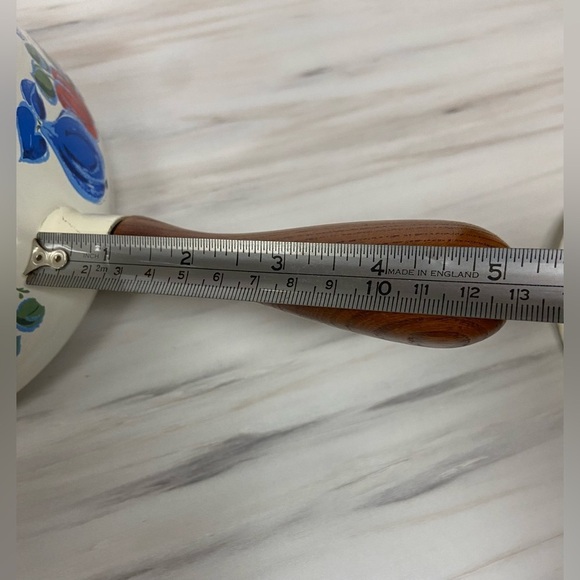 3/55$ Cottage core Vintage 1970s Enamelware Pot with‎ wood handles - Picture 7 of 16